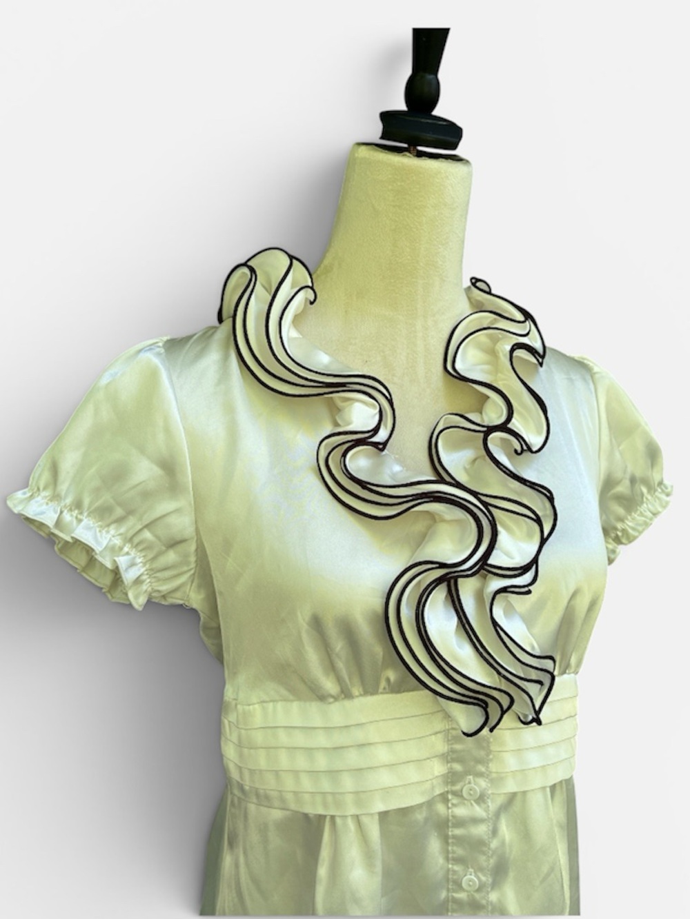 Byline Byer California Vintage Y2K White Satin Ruffle Collar Blouse Size Small